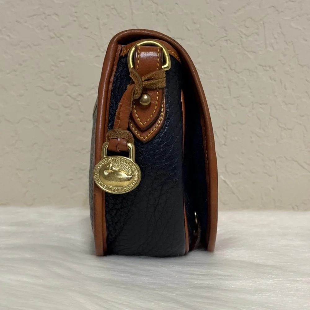 Dooney & Bourke Vintage Duck Bag - Picture 5 of 12